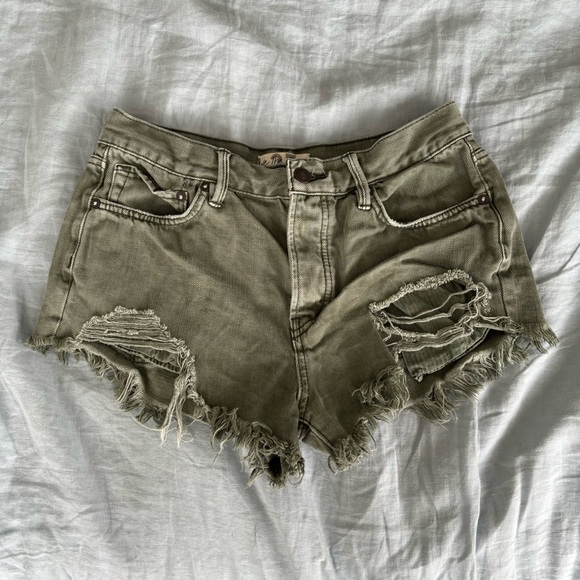 Free People Pants - FREE PEOPLE CUTOFF JEAN SHORTS